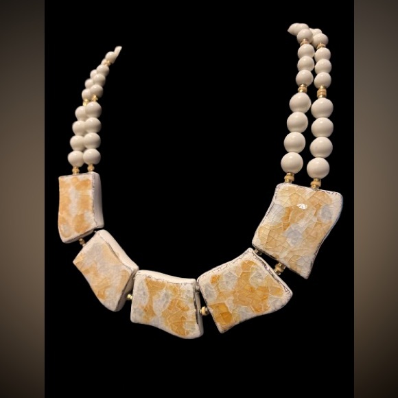 Vintage White and Gold Porcelain Beaded Necklace - Picture 8 of 10